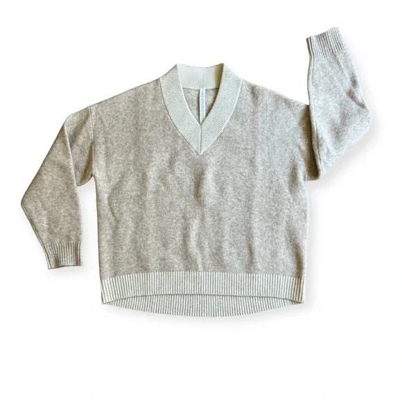 Lululemon • Cream Alpaca Wool-Blend V-Neck Sweater • Size M - Picture 5 of 9